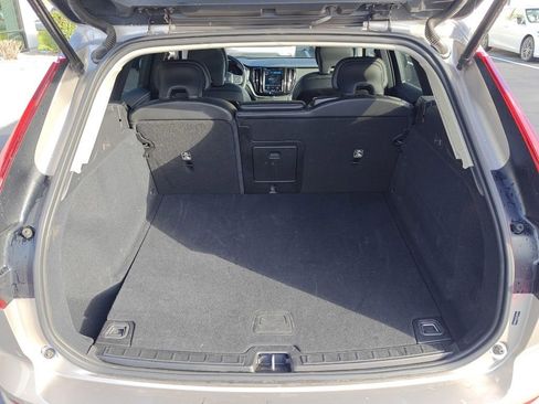 Used 2025 Volvo XC60 B5 Core image 27