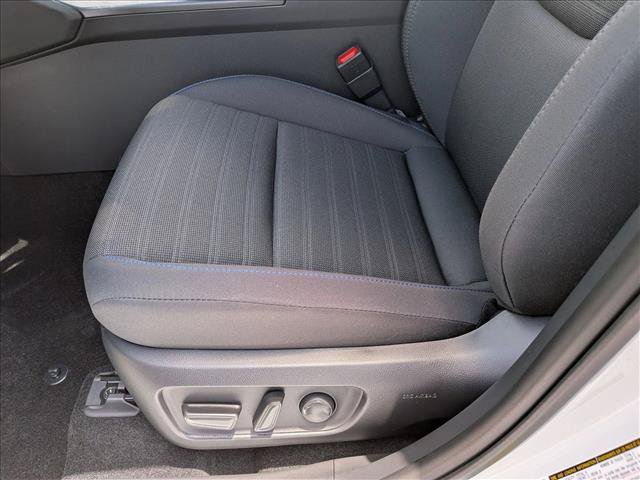 Used 2026 Toyota RAV4 SE w/ Convenience Package AWD/4WD image 4