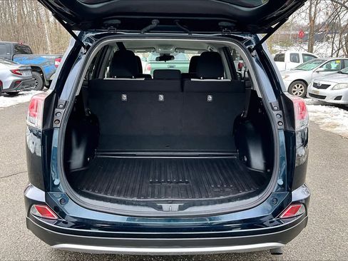 Used 2018 Toyota RAV4 LE image 30