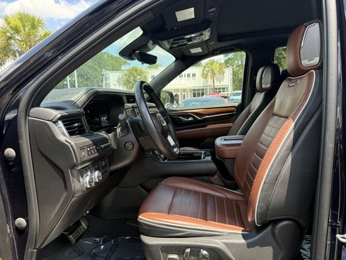 Used 2023 GMC Yukon Denali Ultimate AWD/4WD image 16