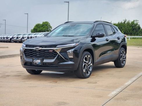 New 2026 Chevrolet Trax RS w/ Sunroof Package FWD image 3