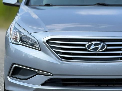 Used 2017 Hyundai Sonata SE FWD image 11