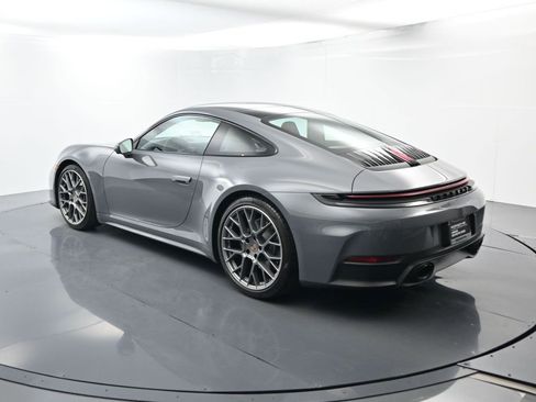 Used 2025 Porsche 911 Carrera image 3
