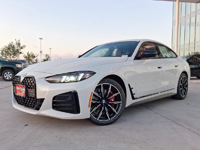New 2026 BMW 430i xDrive w/ M Sport Package AWD/4WD image 2