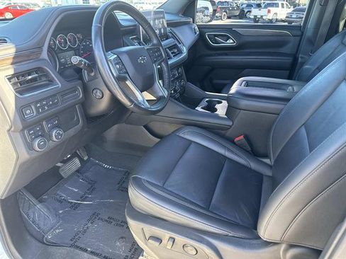 Used 2021 Chevrolet Suburban Z71 w/ Luxury Package image 13