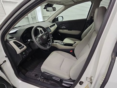 Used 2019 Honda HR-V EX image 11