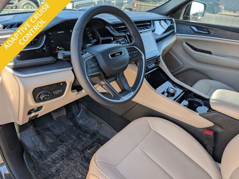 Used 2023 Jeep Grand Cherokee 4WD 4xe image 8