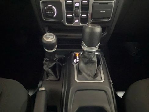 Used 2023 Jeep Wrangler Unlimited w/ Sun & Screen Package AWD/4WD image 58