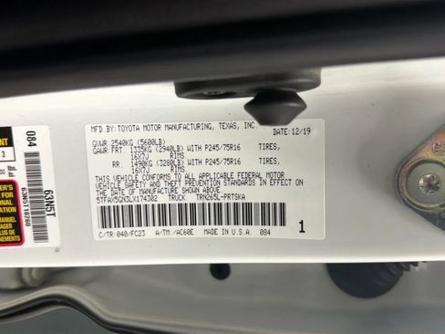 Used 2020 Toyota Tacoma SR5 RWD image 28