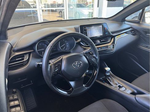 Used 2018 Toyota C-HR XLE FWD image 22
