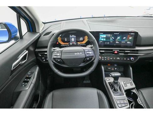 New 2026 Kia Sportage EX w/ EX Panorama Roof Package image 13