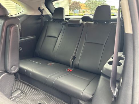 Used 2020 Toyota Highlander XLE AWD/4WD image 15