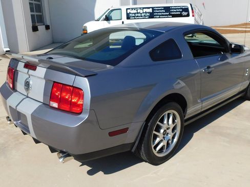 Used 2007 Ford Mustang Shelby GT500 RWD image 25