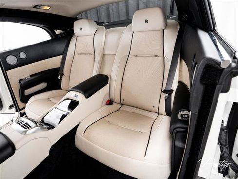 Used 2016 Rolls-Royce Wraith RWD image 44