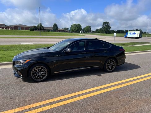 Used 2018 Genesis G80 3.3T Sport RWD image 7
