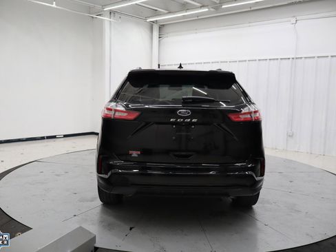 Certified 2022 Ford Edge ST-Line image 6