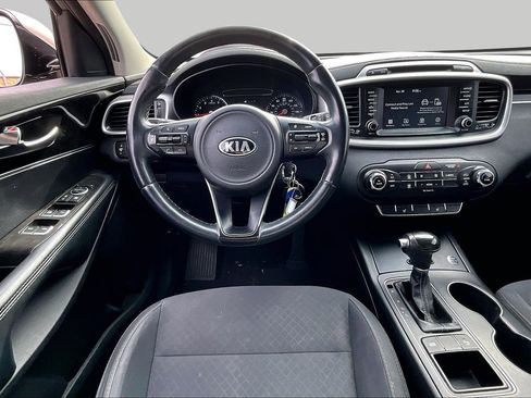 Used 2018 Kia Sorento LX FWD image 5