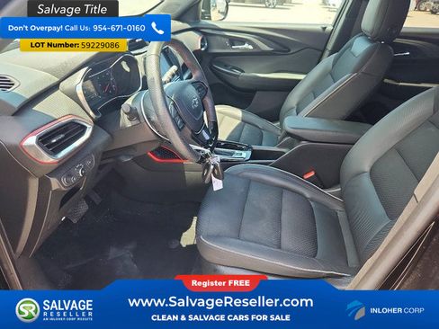 Used 2023 Chevrolet TrailBlazer RS w/ Convenience Package FWD image 9