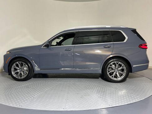 Used 2025 BMW X7 xDrive40i image 2