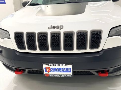 Used 2020 Jeep Cherokee Trailhawk w/ Cold Weather Group AWD/4WD image 18