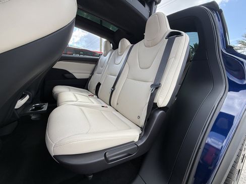 Used 2023 Tesla Model X image 21