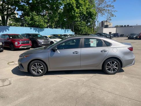 Used 2024 Kia Forte LXS FWD image 9