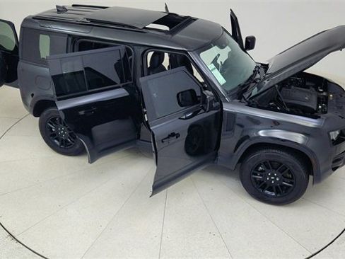 Used 2024 Land Rover Defender 110 S image 84