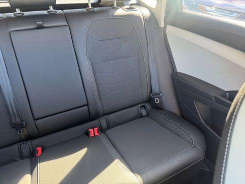 Used 2025 Volkswagen Taos SE image 37