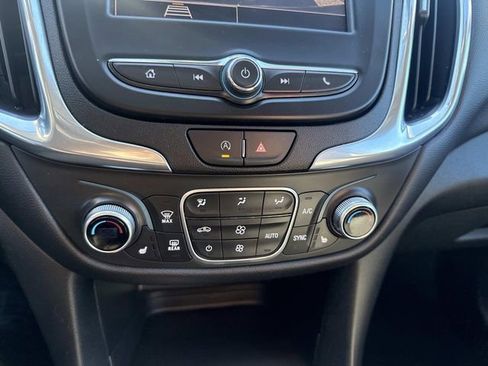 Used 2024 Chevrolet Equinox LT image 27