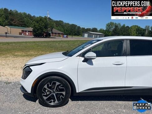 Used 2024 Kia Sportage EX FWD image 2