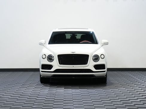 Used 2018 Bentley Bentayga AWD/4WD image 4