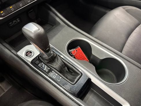 Used 2022 Nissan Altima 2.5 SV FWD image 28