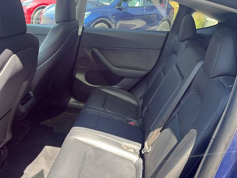 Used 2022 Tesla Model Y Performance AWD/4WD image 18