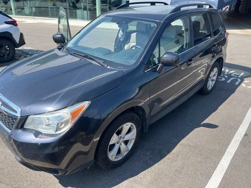 Used 2015 Subaru Forester 2.5i Limited AWD/4WD image 2