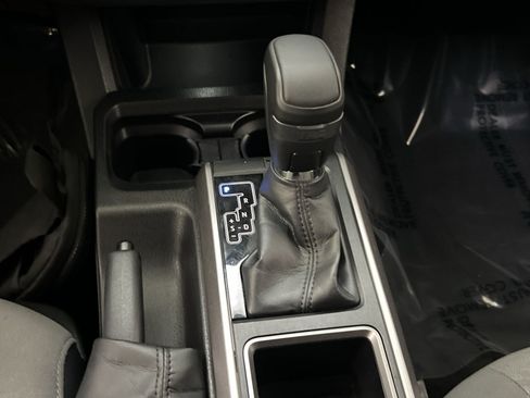 Used 2023 Toyota Tacoma SR5 AWD/4WD image 21