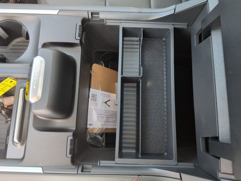 New 2025 Ford Expedition Active image 34