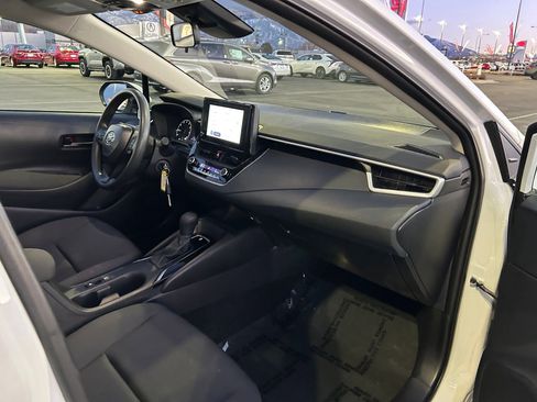 Used 2025 Toyota Corolla LE image 27