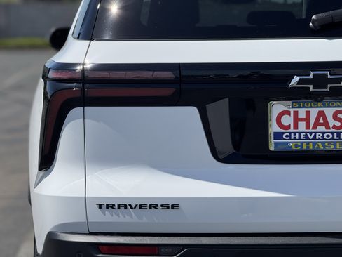 New 2026 Chevrolet Traverse LT w/ Midnight/Sport Edition FWD image 7