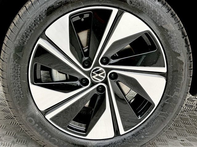Certified 2024 Volkswagen Taos SE AWD/4WD image 11