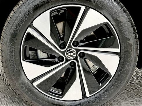 Certified 2024 Volkswagen Taos SE AWD/4WD image 11