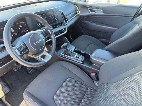 Used 2024 Kia Sportage LX image 9