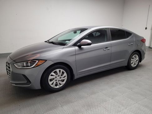 Used 2017 Hyundai Elantra SE FWD image 2