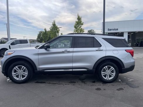 Certified 2023 Ford Explorer XLT w/ Equipment Group 202A AWD/4WD image 2