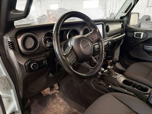 Used 2023 Jeep Wrangler Willys image 8