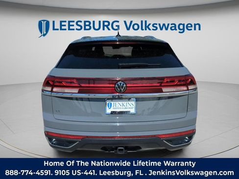 Used 2024 Volkswagen Atlas Cross Sport SE image 7