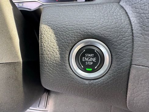 Used 2022 GMC Yukon Denali w/ Denali Premium Package image 28