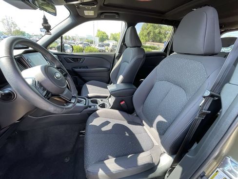 Used 2025 Subaru Forester Premium AWD/4WD image 18