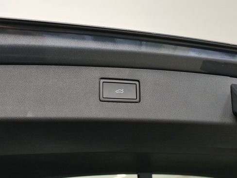 New 2026 Volkswagen Tiguan SE R-Line image 14