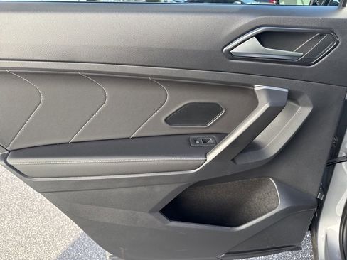 Certified 2024 Volkswagen Tiguan SE R-Line image 12