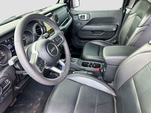 Used 2023 Jeep Wrangler Unlimited Sahara w/ Cold Weather Group AWD/4WD image 25